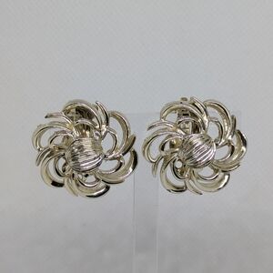 Vintage Silver Tone Floral Clip On Earrings Bohemian Boho Cottagecore
